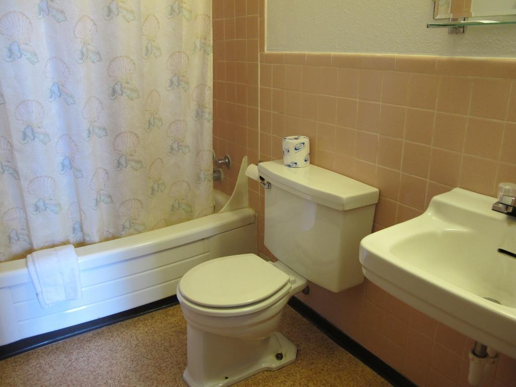 Economy Inn Онтарио Стая снимка
